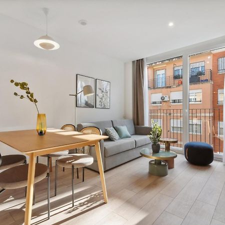 Limehome Valencia Carrer Del Pare Palau I Quer Bagian luar foto