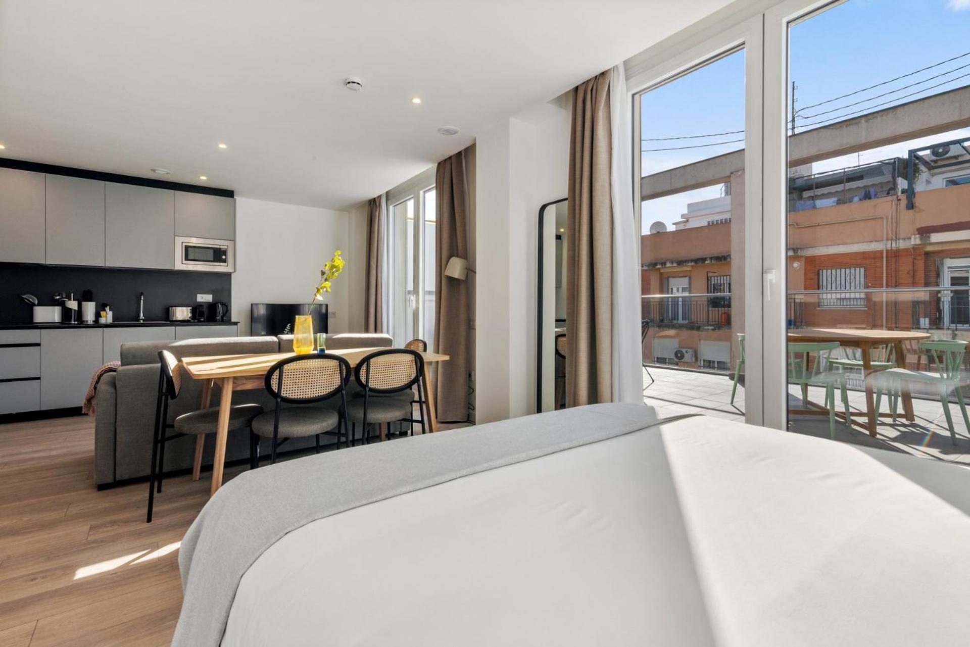 Limehome Valencia Carrer Del Pare Palau I Quer Bagian luar foto