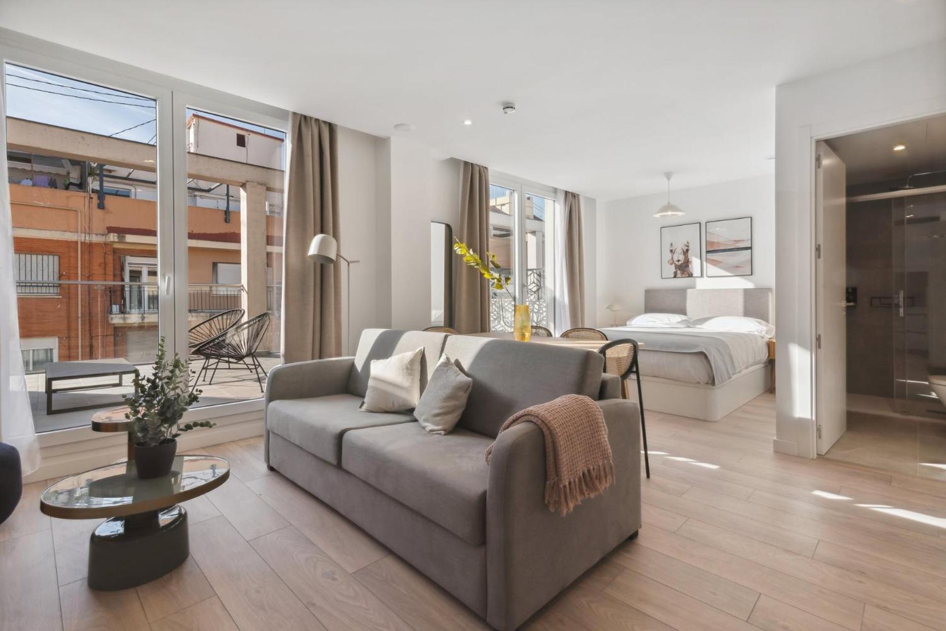 Limehome Valencia Carrer Del Pare Palau I Quer Bagian luar foto