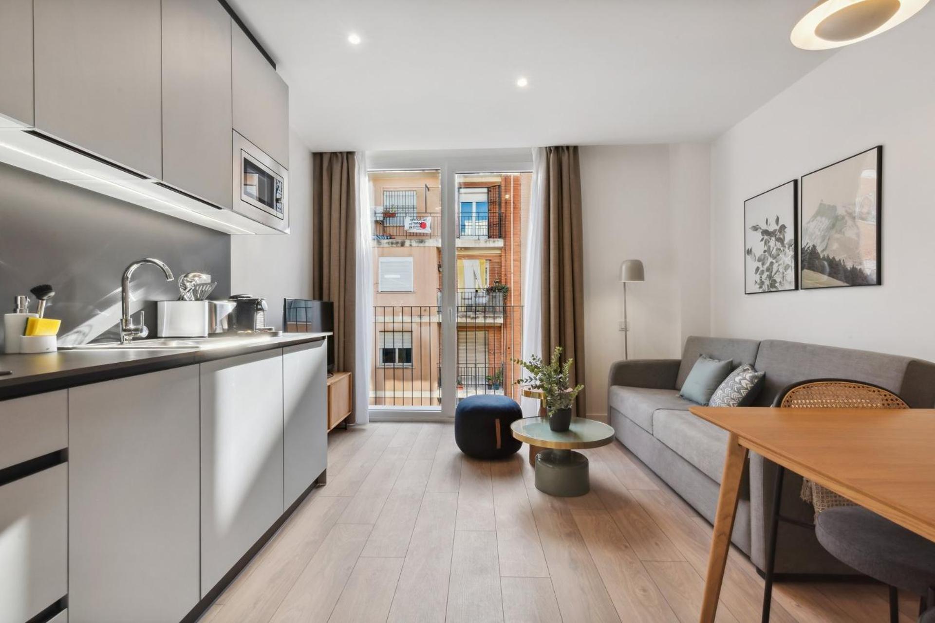 Limehome Valencia Carrer Del Pare Palau I Quer Bagian luar foto