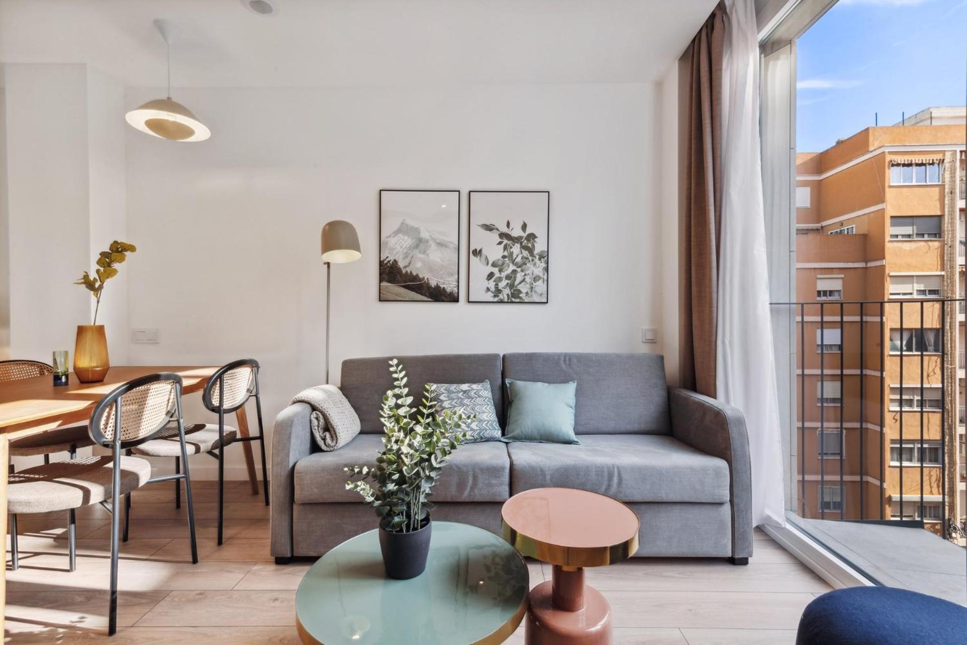 Limehome Valencia Carrer Del Pare Palau I Quer Bagian luar foto