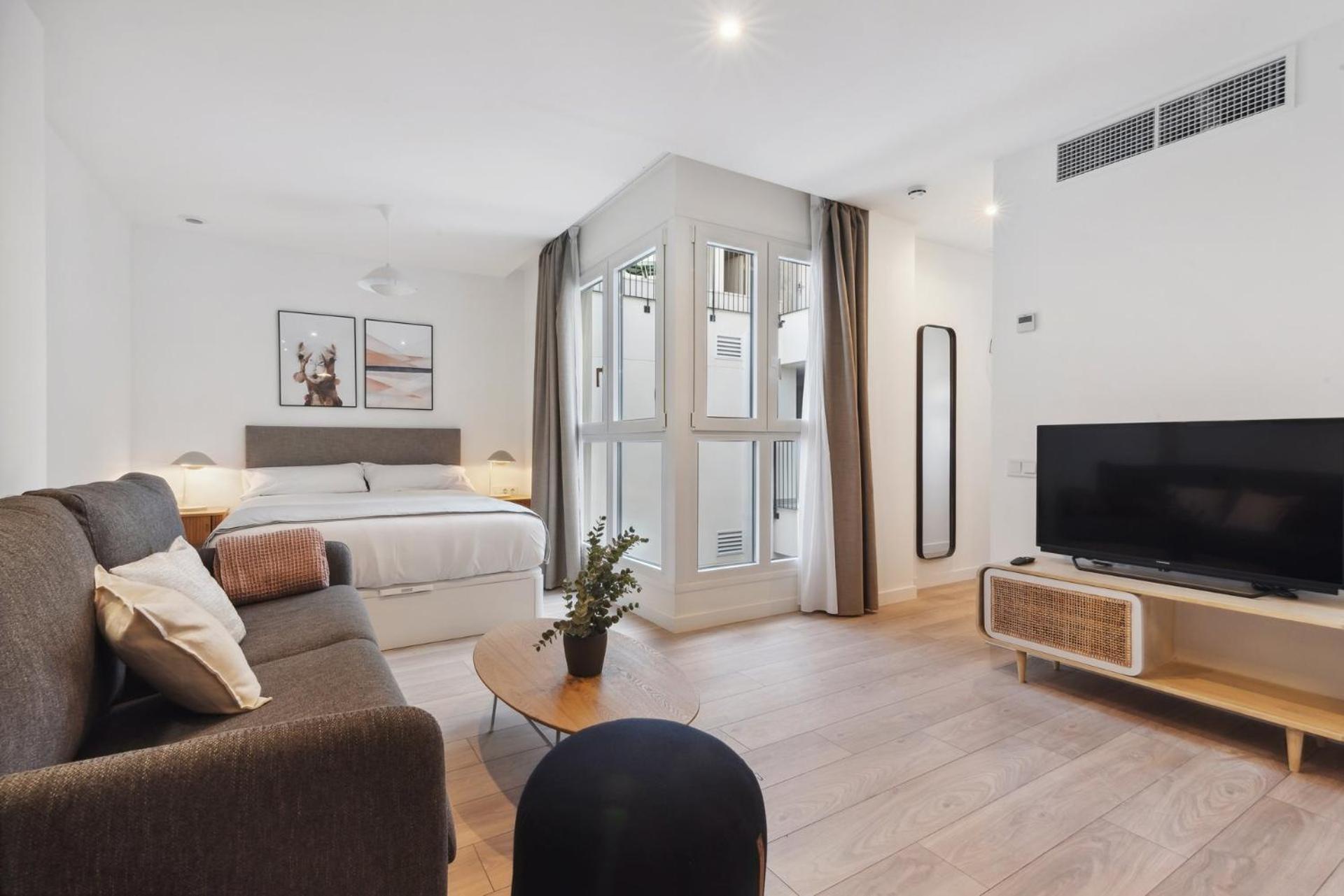 Limehome Valencia Carrer Del Pare Palau I Quer Bagian luar foto