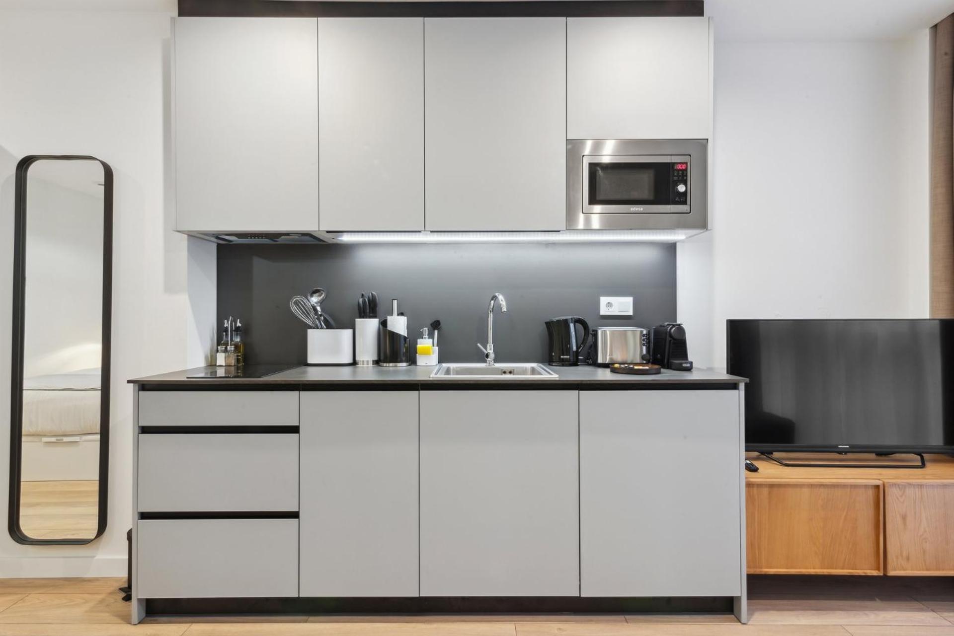 Limehome Valencia Carrer Del Pare Palau I Quer Bagian luar foto