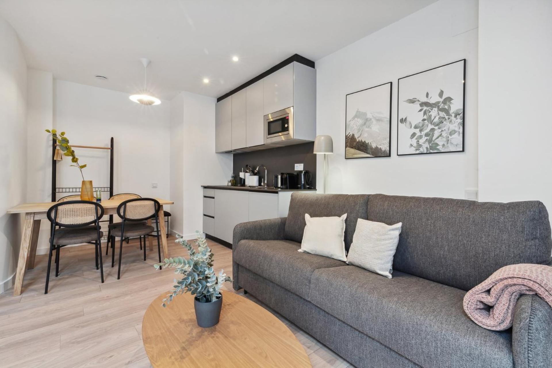 Limehome Valencia Carrer Del Pare Palau I Quer Bagian luar foto